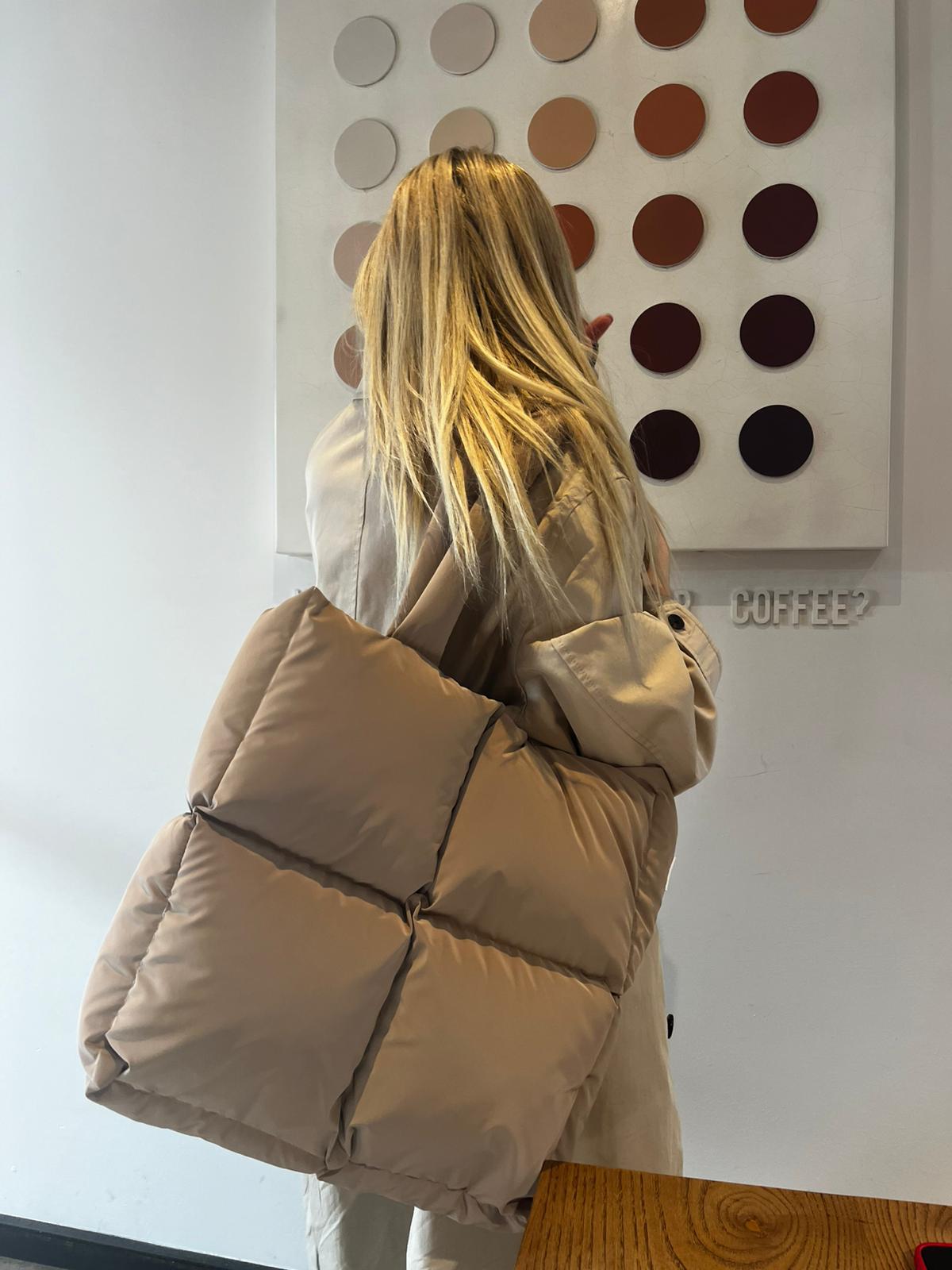 TOUF Large Puffer Çanta – Kum